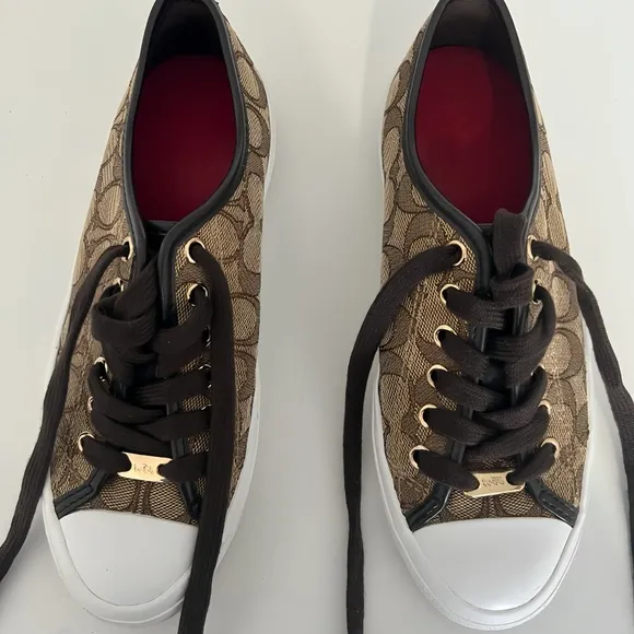 🔥 Coach Empire Lace-Up Sneakers – Size 7 – Excellent Condition! 🔥