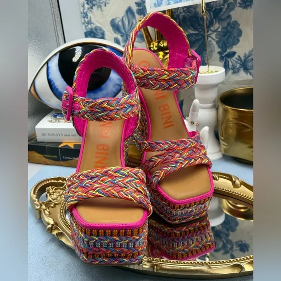 🆕 GIANNI BINI 🧿 NWOB Santi Woven Beaded Wedge Sandals - Rainbow Multi, Sz US 7