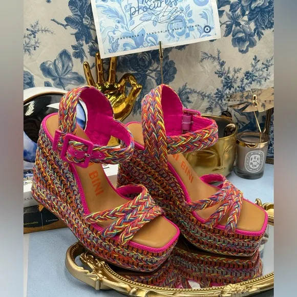 🆕 GIANNI BINI 🧿 NWOB Santi Woven Beaded Wedge Sandals - Rainbow Multi, Sz US 7