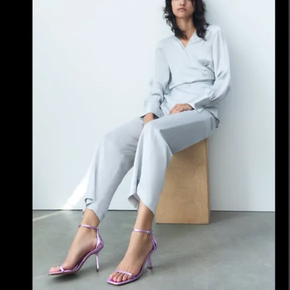 💜 HEELED METALLIC SANDALS