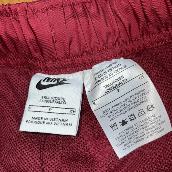 🆕 Nike Club Men's Woven Flow Shorts (Team Red/White, FN3307-677)