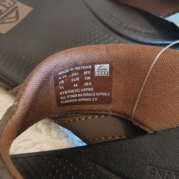 🌺 NWT Men's Reef Brown Yoga Foam Flip Flops