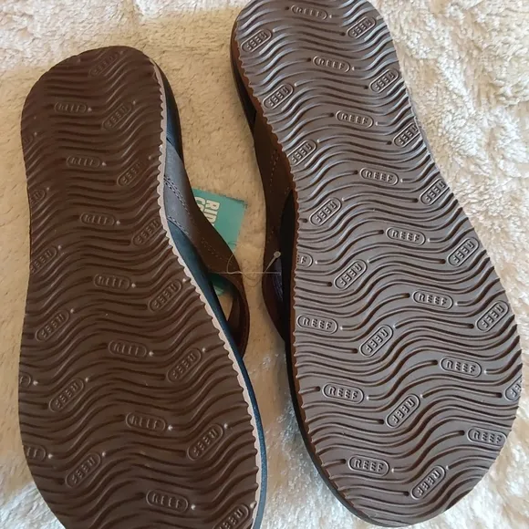 🌺 NWT Men's Reef Brown Yoga Foam Flip Flops