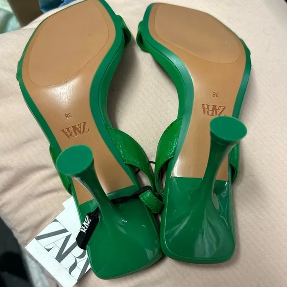 💚 SLINGBACK HEELED LEATHER SANDALS