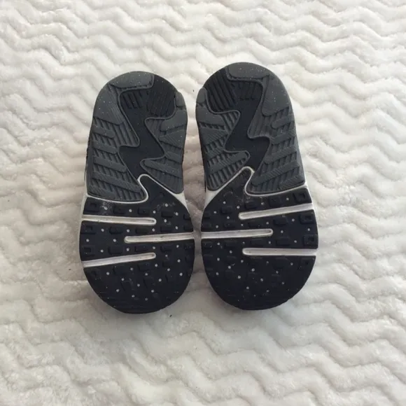 2 Nike AirMax Excee Unisex Black/White/Gray Toddlers Sneakers Size 7C &amp; 5C