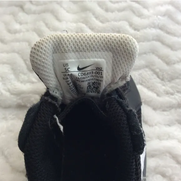 2 Nike AirMax Excee Unisex Black/White/Gray Toddlers Sneakers Size 7C &amp; 5C