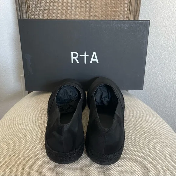 $399 RtA MEN DENIM LEATHER BLACK MOCCASINS LOAFERS SZ 37 5.5