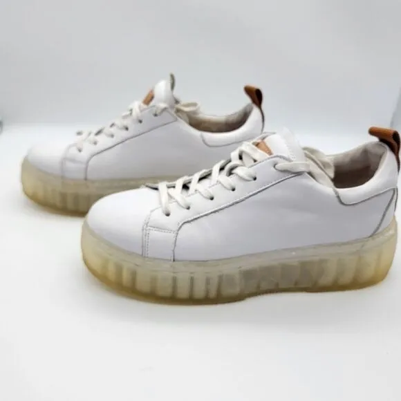 42 GOLD Glee White Sneakers Womens Size 8 Medium
