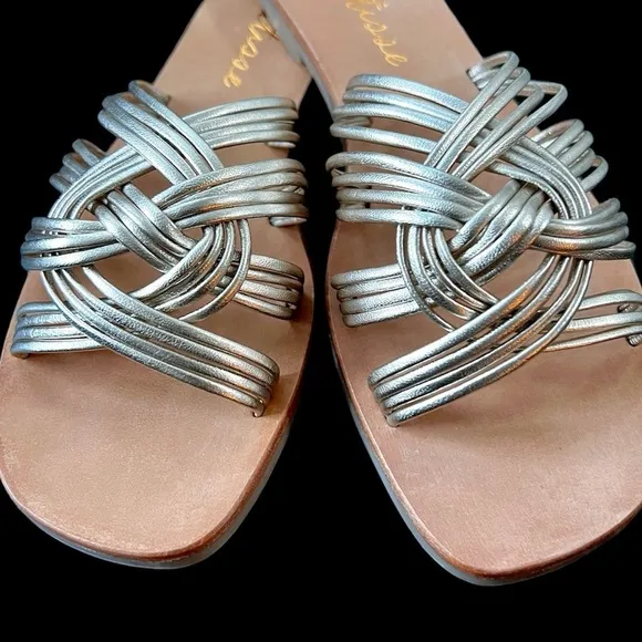 50% off! Matisse Gold Leather Tate Slide Flat Sandals Size 9