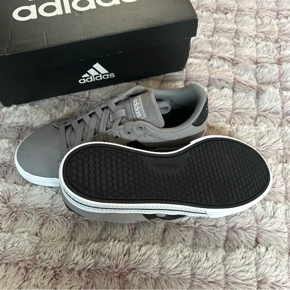 Adidas Daily 3.0 Kids SneakersSize 6