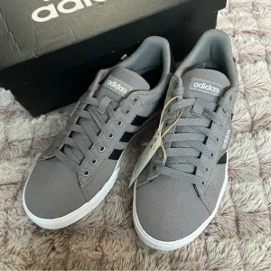 Adidas Daily 3.0 Kids SneakersSize 6