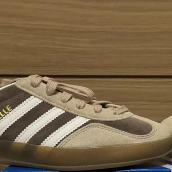 Adidas gazelle indoor earth strata Men's Beige taupe and White Sneakers 6M
