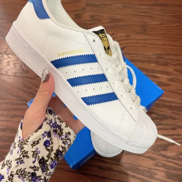 Adidas original superstar big kids/women/leather sneakers /NWB