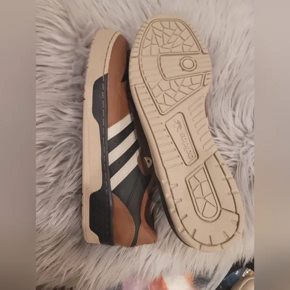 Adidas Rivalry Low Sneakers Core Black, Preloved Brown, Wonder Beige Mens