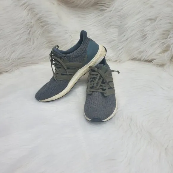 Adidas Ultra Boost 2.0 Mens 9.5 great condition. Retail:$310 Olive green low top