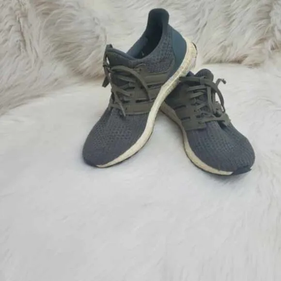 Adidas Ultra Boost 2.0 Mens 9.5 great condition. Retail:$310 Olive green low top