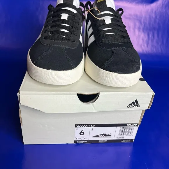 adidas VL Court Women’s Size 6 Sneakers Black/White Fast Shipping Box Included