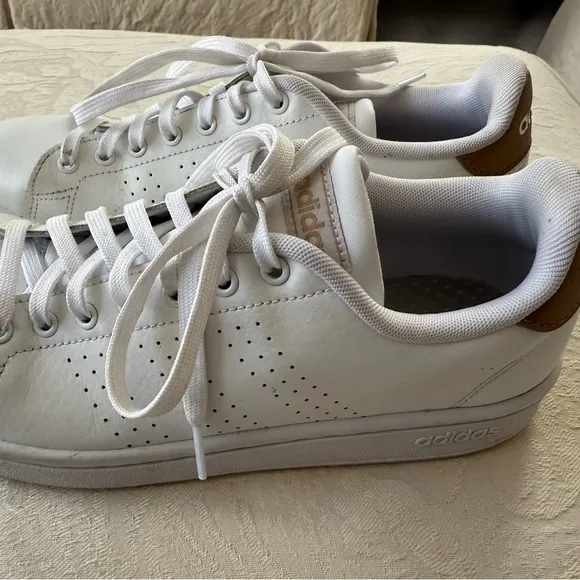 adidas White and Gold Sneakers with Perforated Upper‎ and Low-Top Design