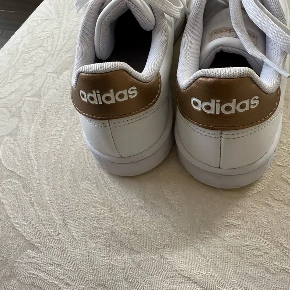 adidas White and Gold Sneakers with Perforated Upper‎ and Low-Top Design