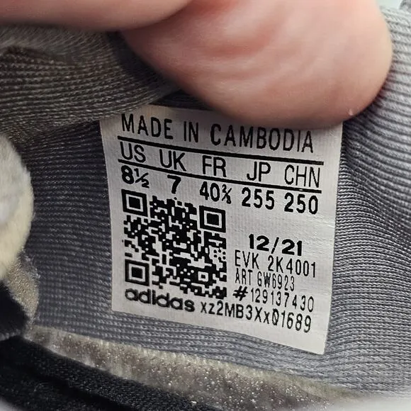 Adidas Women's Size 8.5 Men's Size 7.5 US Ozweego Low Charcoal Gray Sneakers