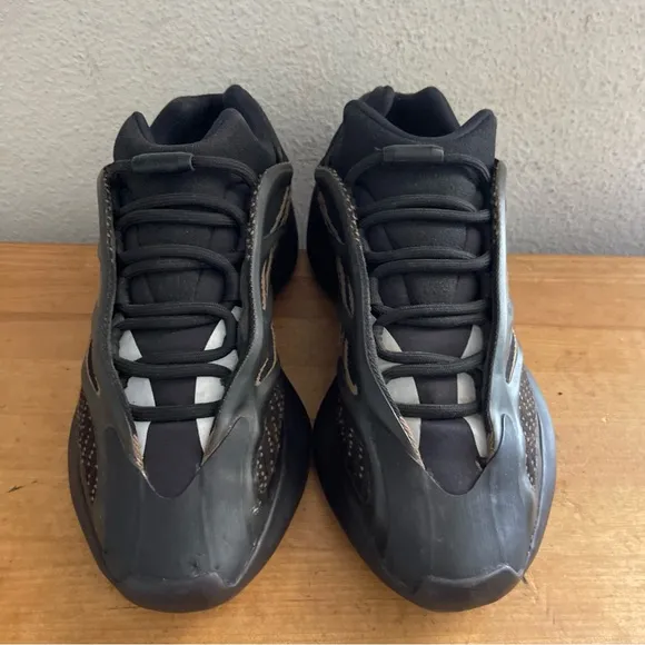 Adidas Yeezy 700 V3 Clay Brown GY0189 Foam Sneakers Size 7 100% Authentic