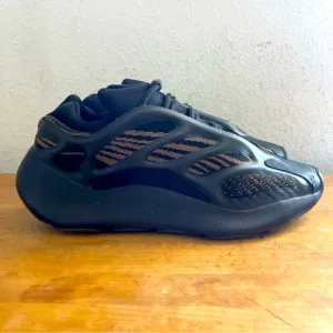Adidas Yeezy 700 V3 Clay Brown GY0189 Foam Sneakers Size 7 100% Authentic