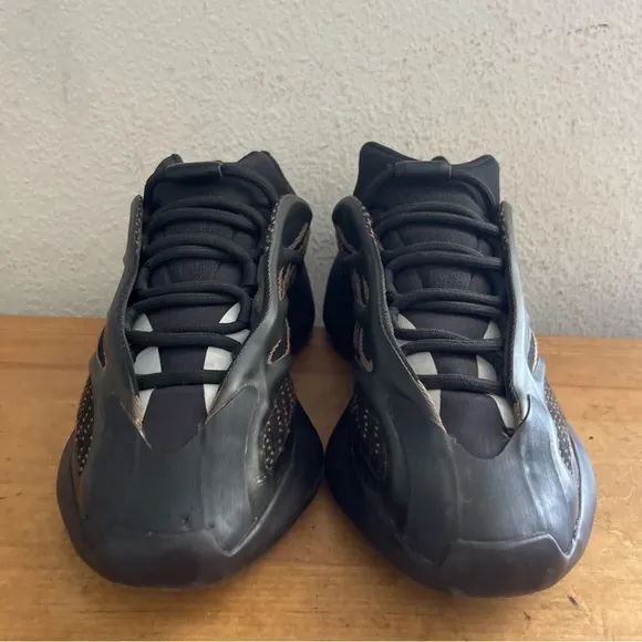 Adidas Yeezy 700 V3 Clay Brown GY0189 Foam Sneakers Size 7 100% Authentic