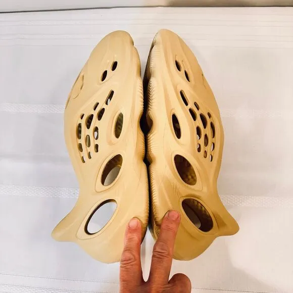 Adidas Yeezy Foam RNNR Sneakers Sandals