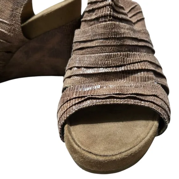 AEROSOLES-PLUSH ON YOU Wedges Slingback Metallic Taupe, Womens 9.5