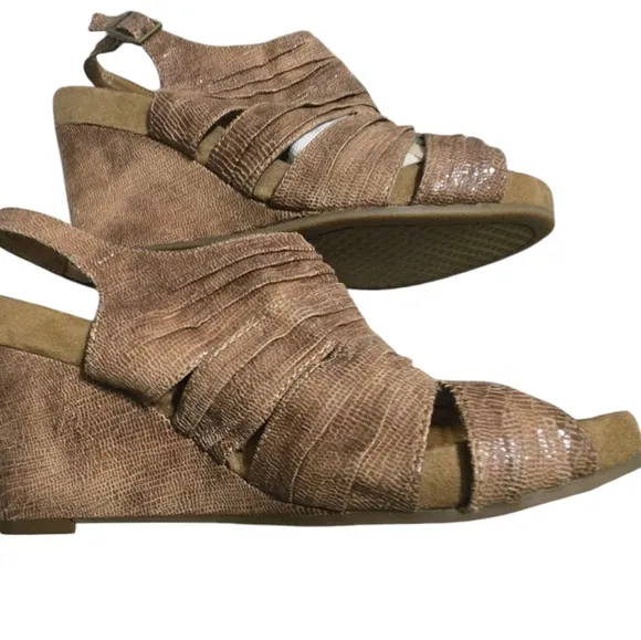 AEROSOLES-PLUSH ON YOU Wedges Slingback Metallic Taupe, Womens 9.5