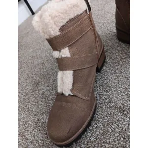 AK Sport Boots Aklolly Vegan Leather Buckle Faux Sheepskin Sherpa Sz 7.5M