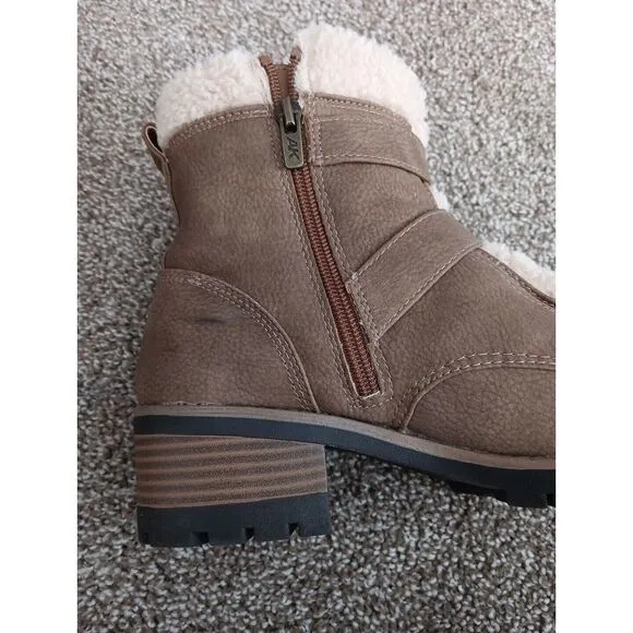 AK Sport Boots Aklolly Vegan Leather Buckle Faux Sheepskin Sherpa Sz 7.5M