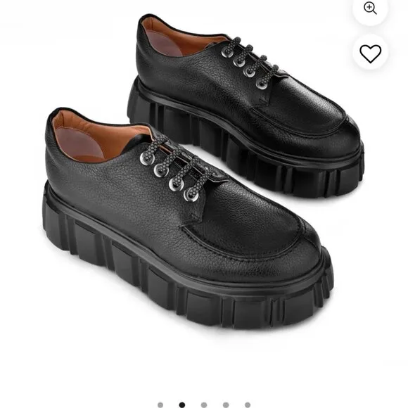 AKAADA Jun Black Lace-Up Loafers