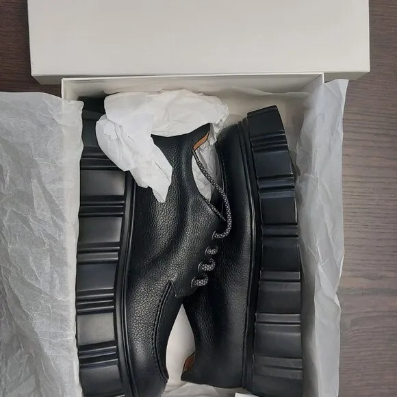 AKAADA Jun Black Lace-Up Loafers