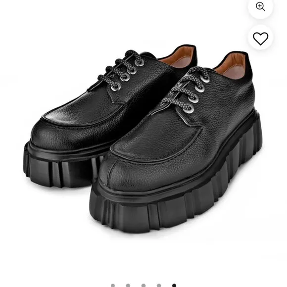 AKAADA Jun Black Lace-Up Loafers
