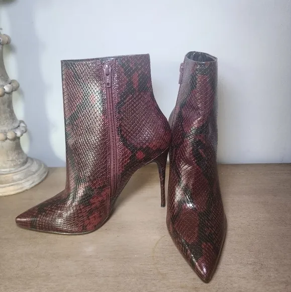 Aldo snake print ankle booties size 9 new without a box