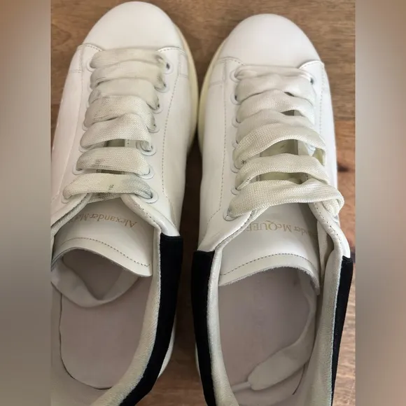 Alexander McQueen velvet trimmed oversized sneaker Women’s 39/40 white &amp; black