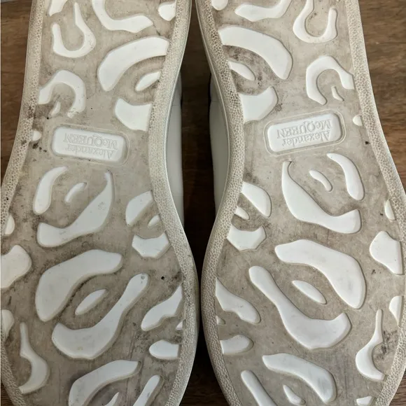 Alexander McQueen velvet trimmed oversized sneaker Women’s 39/40 white &amp; black
