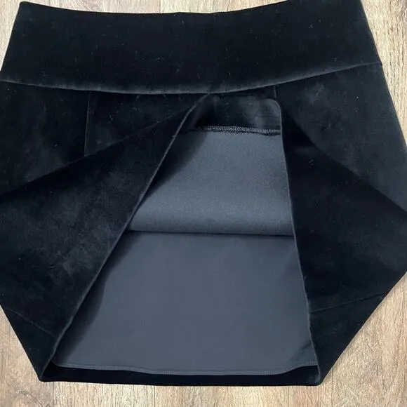 Alice   Olivia Women's Black Donald Velvet Mini Skirt Size 0