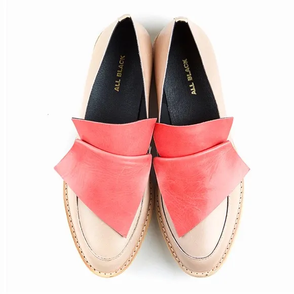 All Black flatbow Cowman loafers