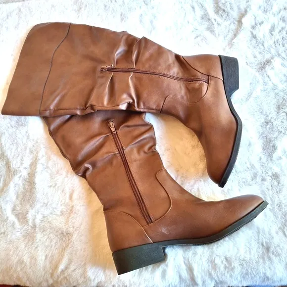 American‎ Eagle Wide Brown Tall Round Almond Toe Boots Size 8.5W