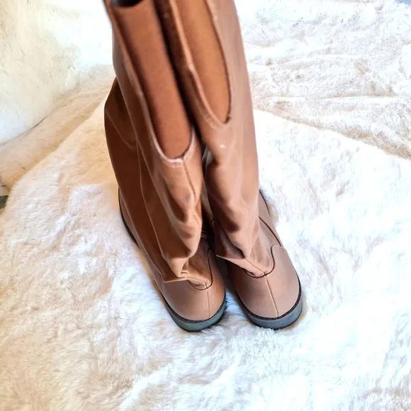 American‎ Eagle Wide Brown Tall Round Almond Toe Boots Size 8.5W
