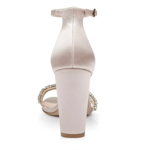 &quot;Badgley Mischka Women's ALIA Heeled Sandal, Champagne, Size 5.5&quot;