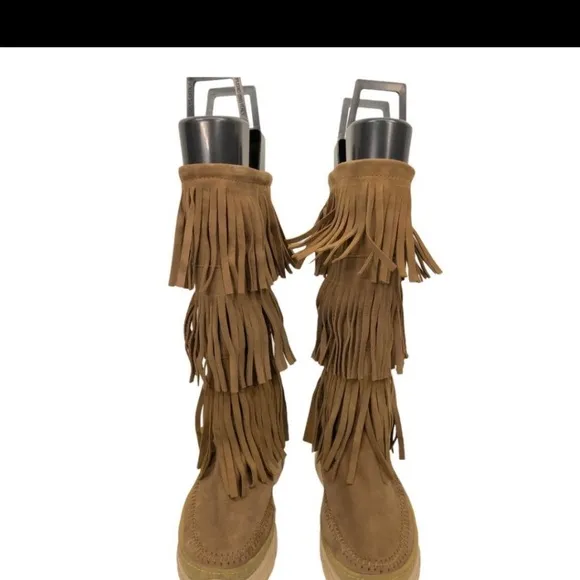 Anthropologie New LaidBack London Pull on Fringe Boho Suede boots Coachella 🌸🌈