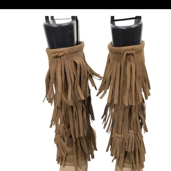 Anthropologie New LaidBack London Pull on Fringe Boho Suede boots Coachella 🌸🌈