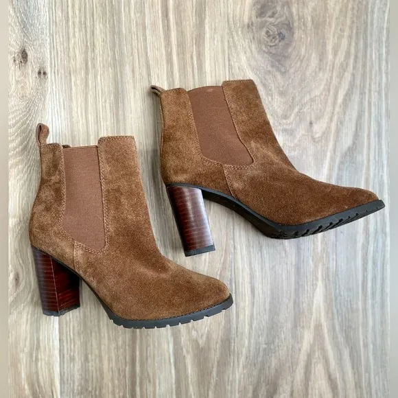 Antonio Melanie Brown Suede Boots Booties Traction Grip Womens Size 6