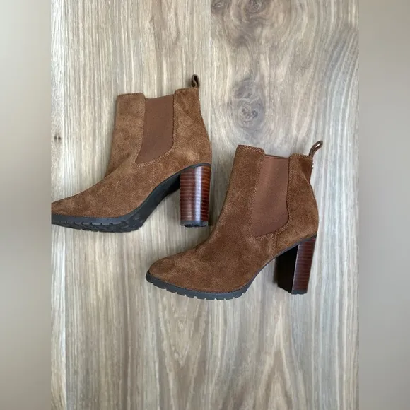 Antonio Melanie Brown Suede Boots Booties Traction Grip Womens Size 6