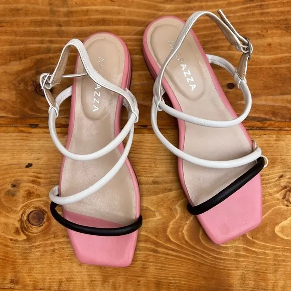 APEPAZZA Sandals Black and Pink crisscross Strappy flat square toe