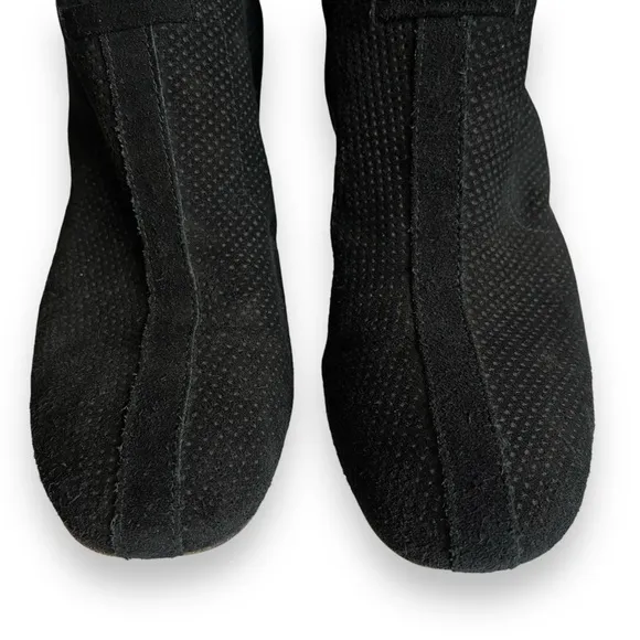 Aquatalia Black Xcel Dry Suede Leather Perforated Back-Zip Ankle Bootie Shoe 10