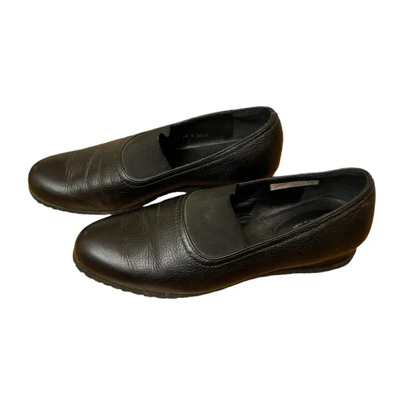 Arche Black Leather Loafers. Size 8 (39). EUC